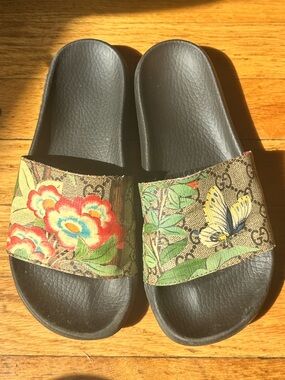 Gucci Flora Rare Butterfly Slide Sandals ! Size 7